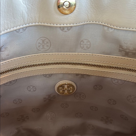 Tory Burch Robinson Zigzag Tote - Picture 5 of 15